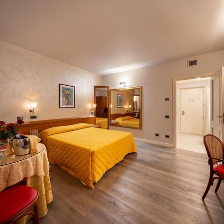 Hotel Motel Sporting Montodine Zewnętrze zdjęcie