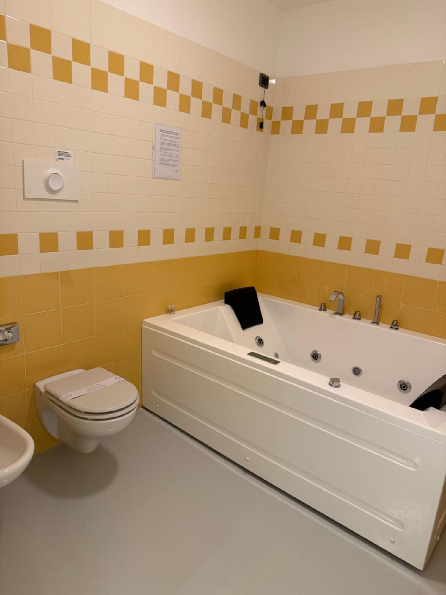 Hotel Motel Sporting Montodine Zewnętrze zdjęcie