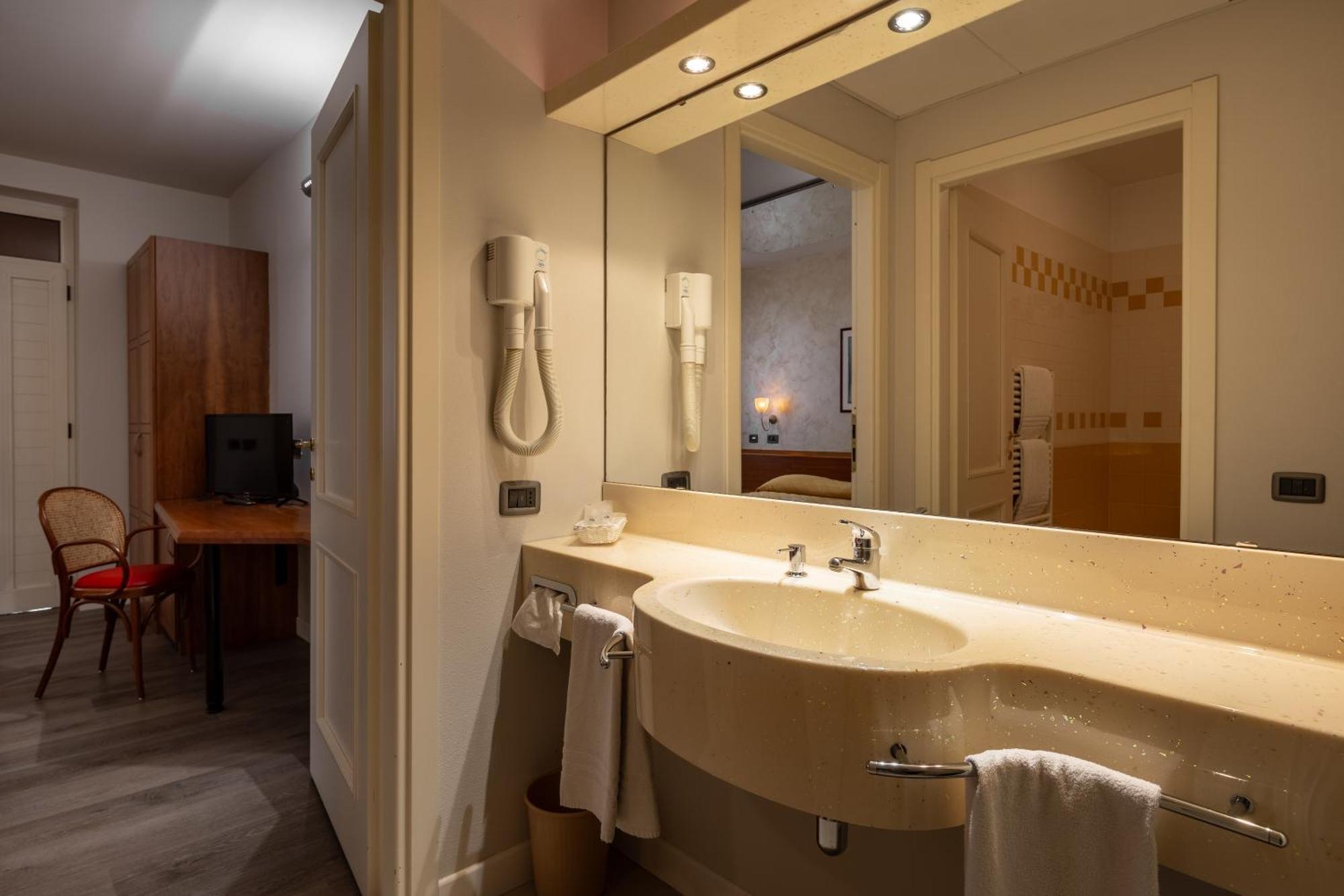 Hotel Motel Sporting Montodine Zewnętrze zdjęcie